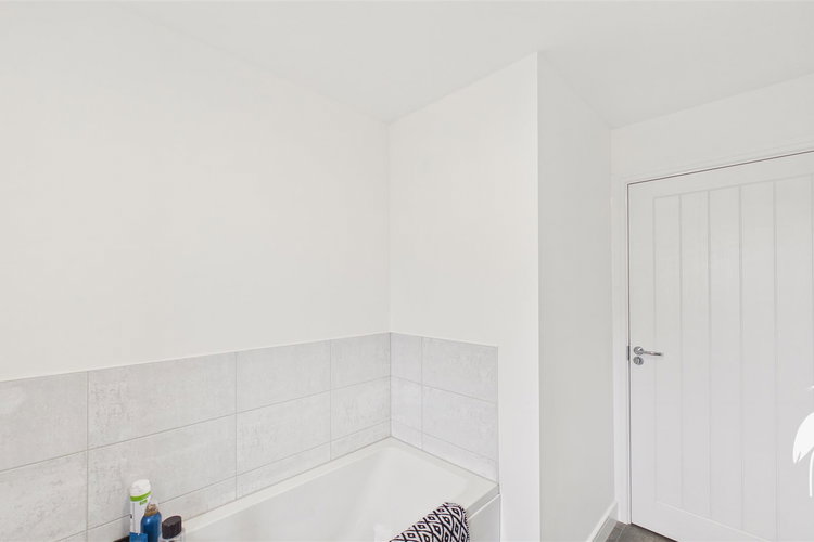 Bathroom - Picture 26 of 29