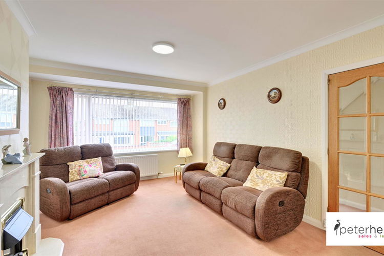 Lounge - Picture 4 of 26