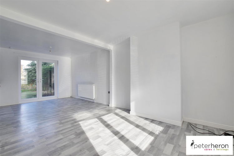 Lounge - Picture 3 of 14