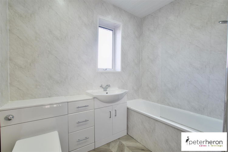 Bathroom - Picture 10 of 14