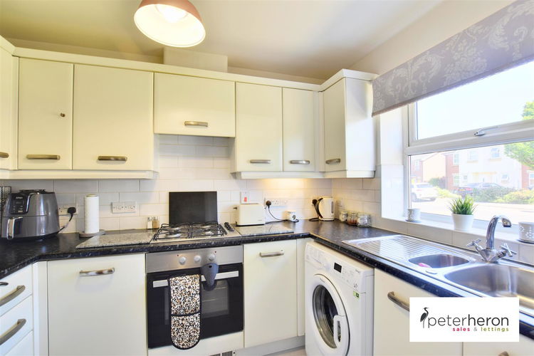 Kitchen - Picture 5 of 15