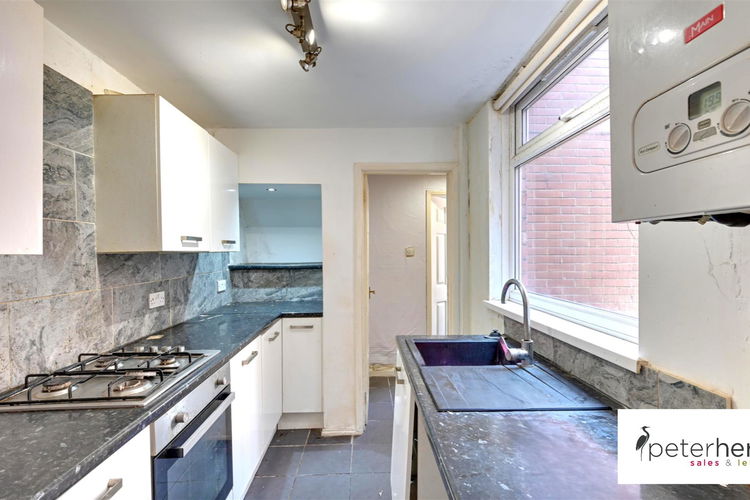 Kitchen - Picture 4 of 10