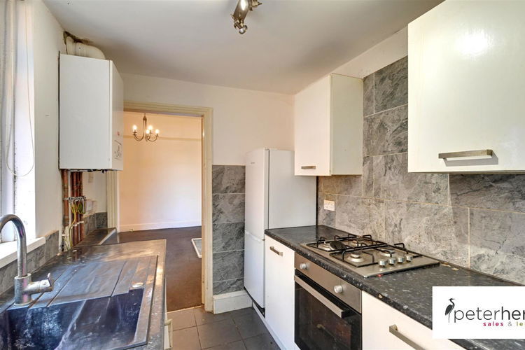 Kitchen - Picture 5 of 10