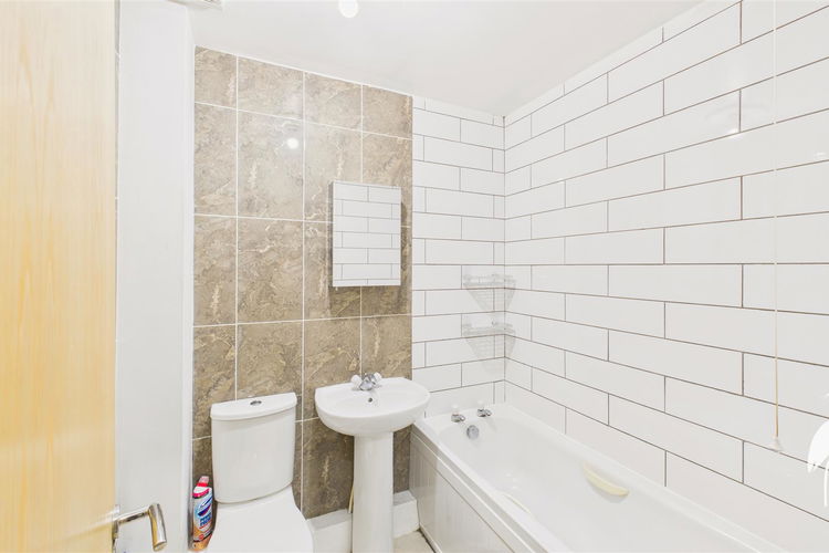 Bathroom - Picture 13 of 14