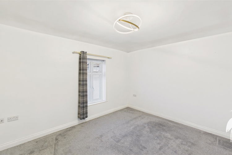 Bedroom 1 - Picture 8 of 14