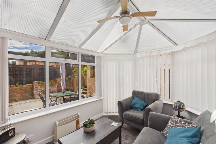 Conservatory - Picture 6 of 34