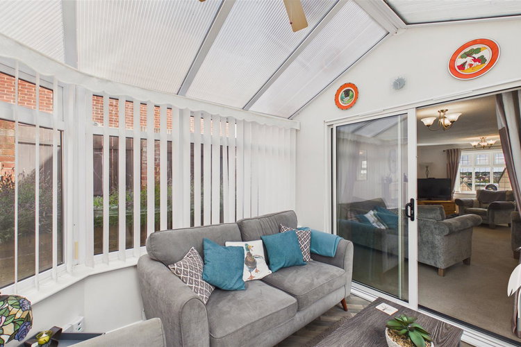 Conservatory - Picture 7 of 34