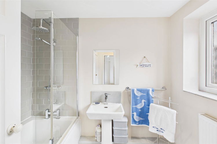 Bathroom - Picture 15 of 24