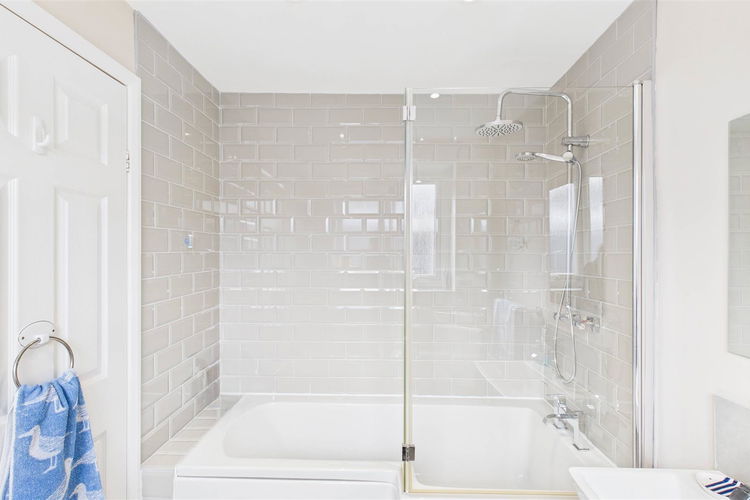 Bathroom - Picture 16 of 24