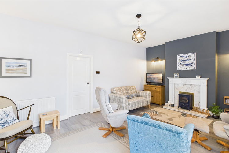 Lounge/Diner - Picture 3 of 24