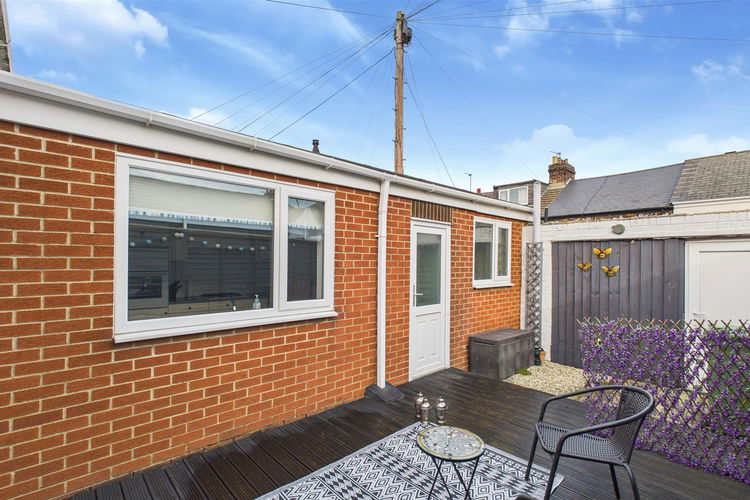 Outside - Picture 24 of 24