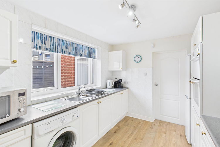 Kitchen - Picture 6 of 24