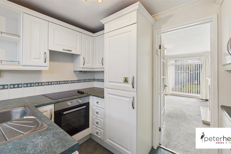 Kitchen - Picture 6 of 16