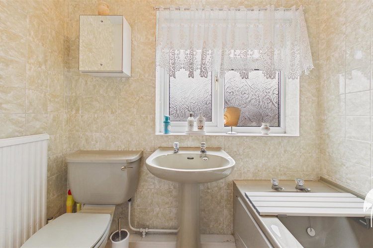 Bathroom - Picture 16 of 20