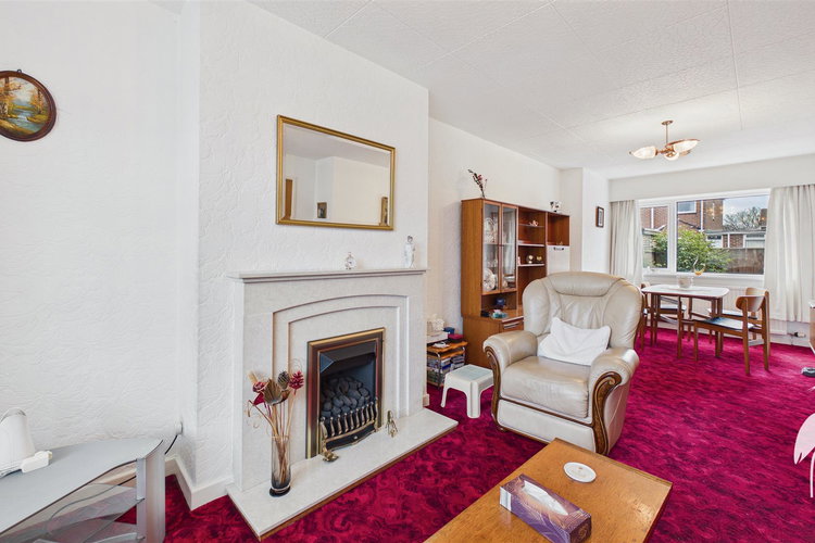 Lounge/Diner - Picture 3 of 20