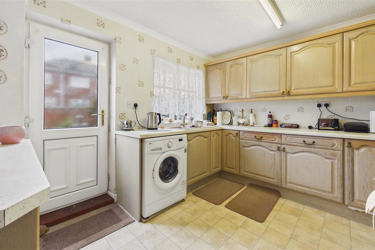 Breakfasting Kitchen - Picture 7 of 20