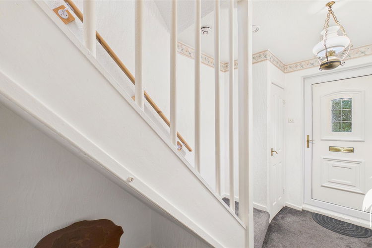 Entrance Hall - Picture 14 of 29