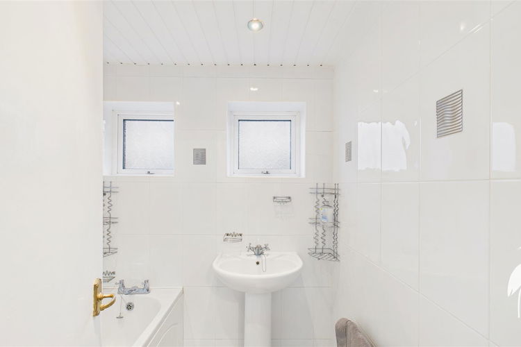 Bathroom - Picture 24 of 29