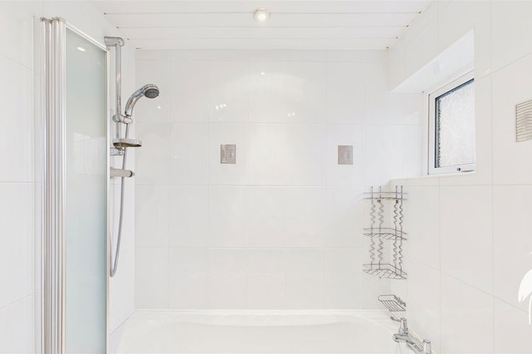 Bathroom - Picture 25 of 29