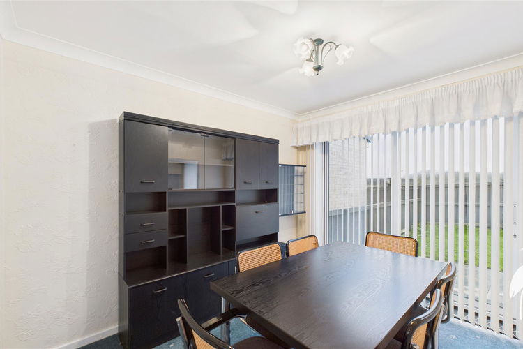 Dining Room - Picture 5 of 29