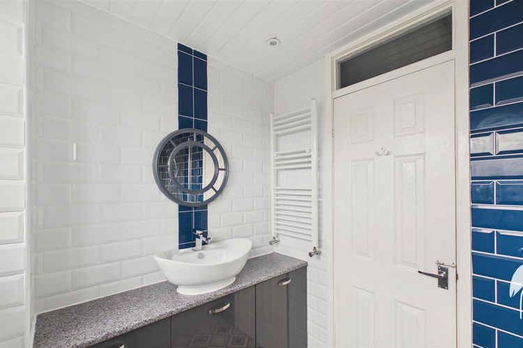 Outside - Picture 19 of 21