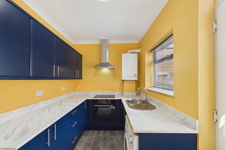 Kitchen - Picture 5 of 18