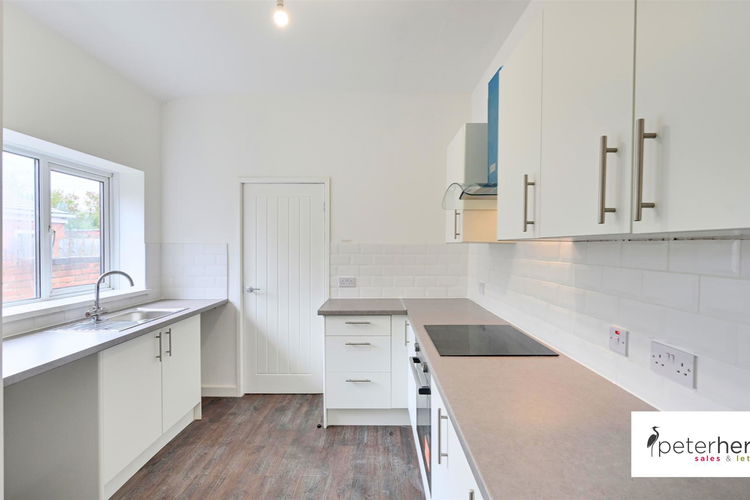Kitchen - Picture 4 of 13