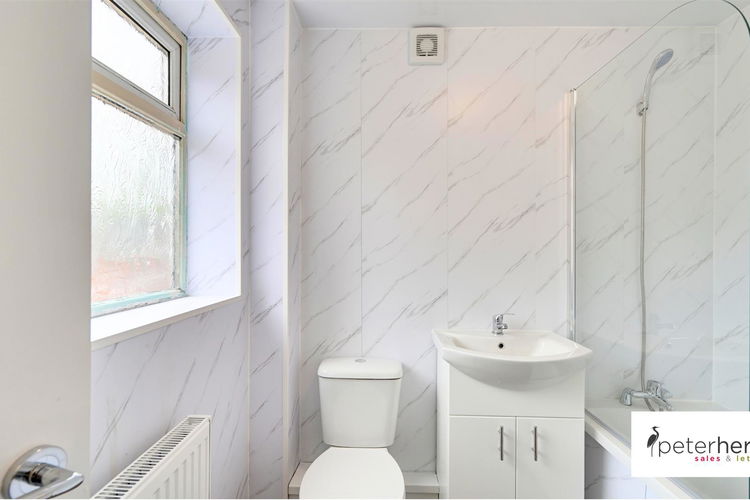 Bathroom - Picture 7 of 13