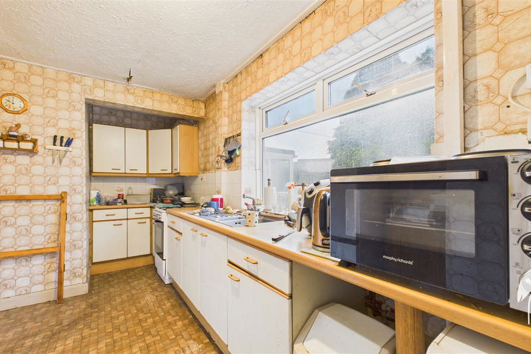 Kitchen - Picture 10 of 19