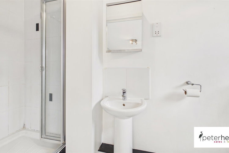 En-Suite Shower Room - Picture 14 of 23