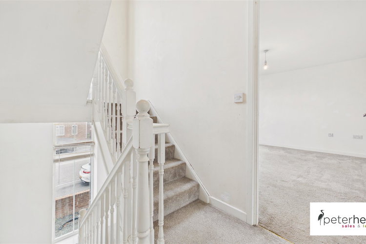 First Floor Landing - Picture 15 of 23