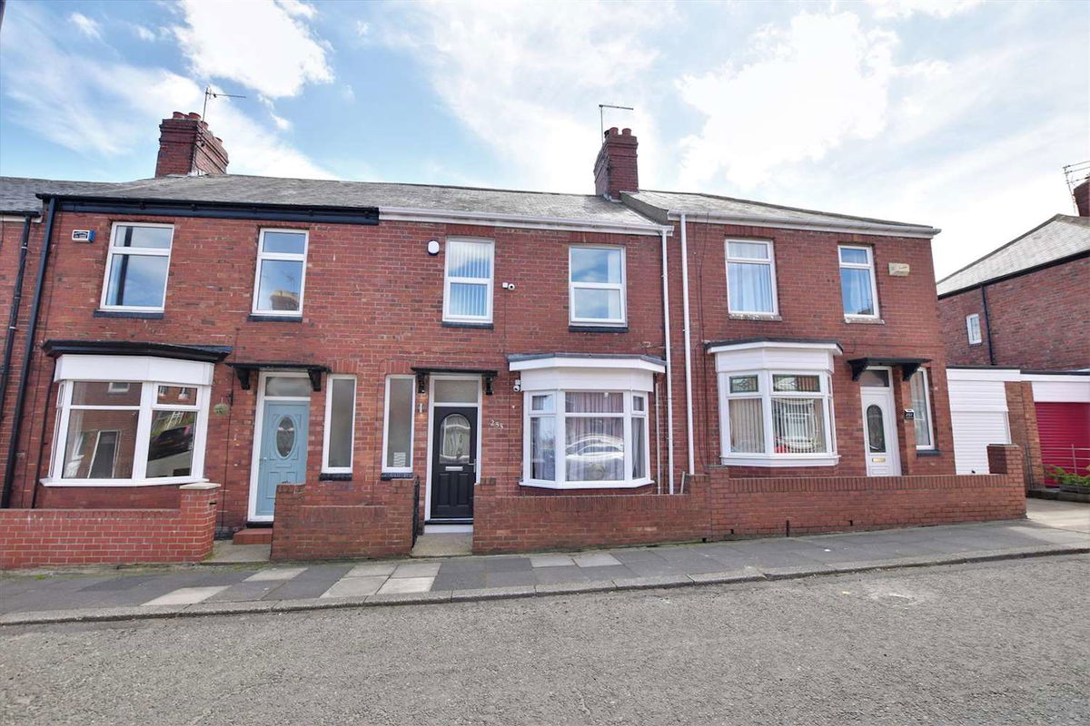 Cleveland Road, Sunderland, Tyne & Wear, SR4 7QS £139,950 from Peter