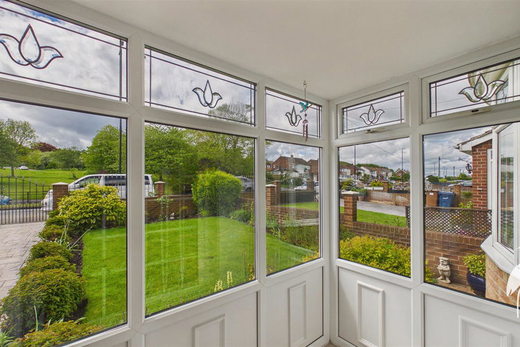 Entrance Porch - Picture 11 of 28