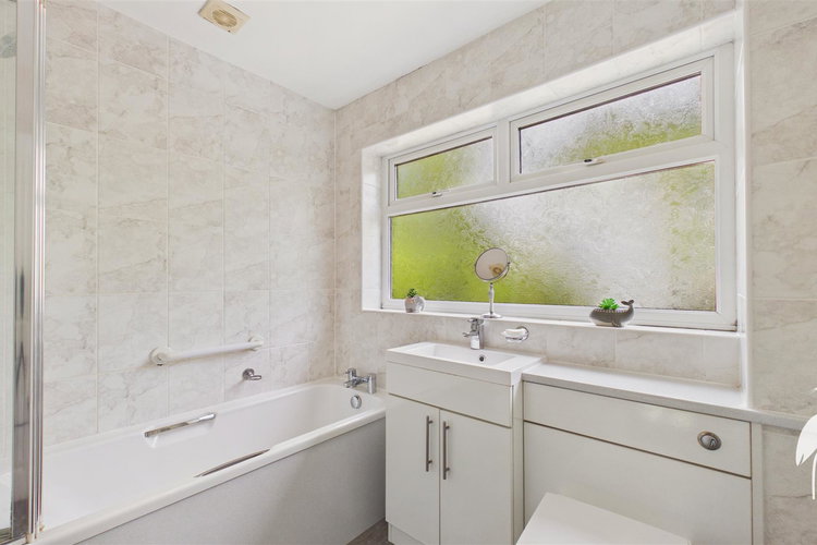 Bathroom - Picture 24 of 28