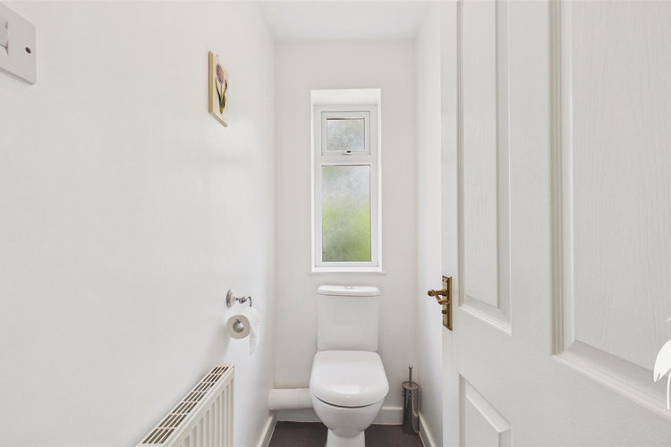 Separate WC - Picture 25 of 28