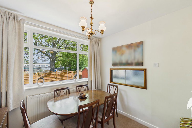 Dining Room - Picture 4 of 28