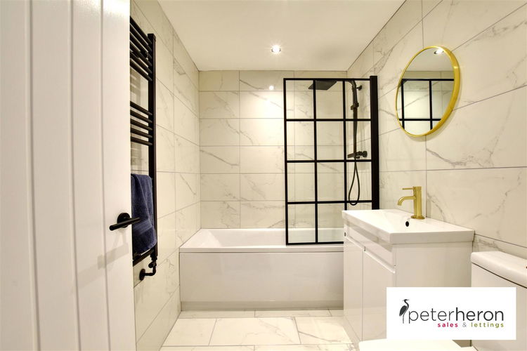 Bathroom - Picture 13 of 16