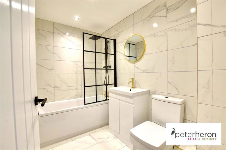 Bathroom - Picture 14 of 16