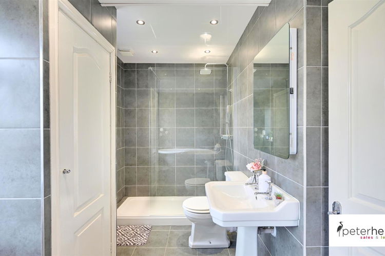 Bathroom - Picture 19 of 22