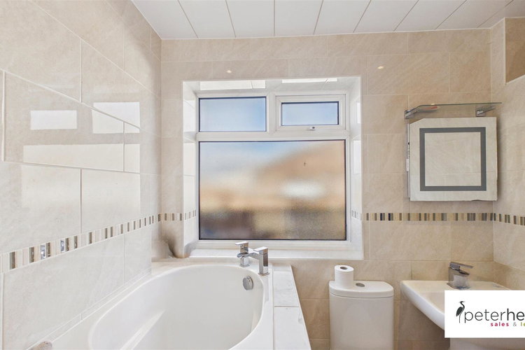 Bathroom - Picture 11 of 20