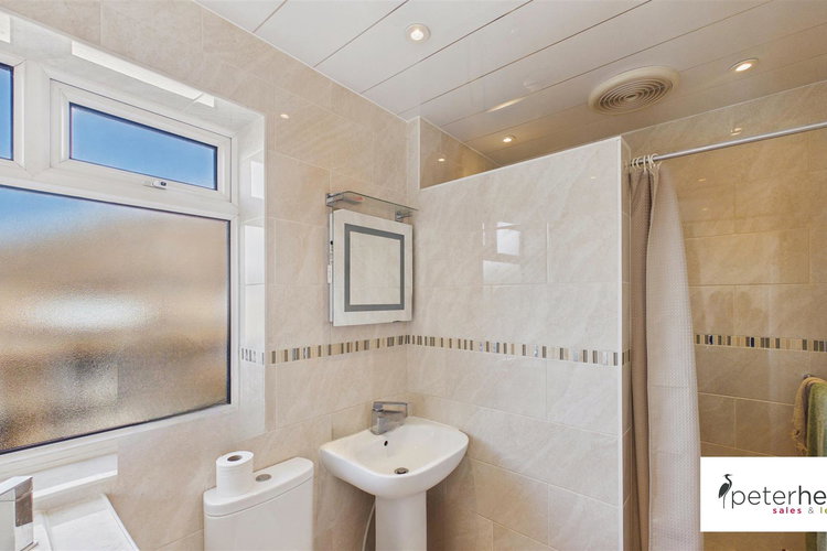 Bathroom - Picture 12 of 20