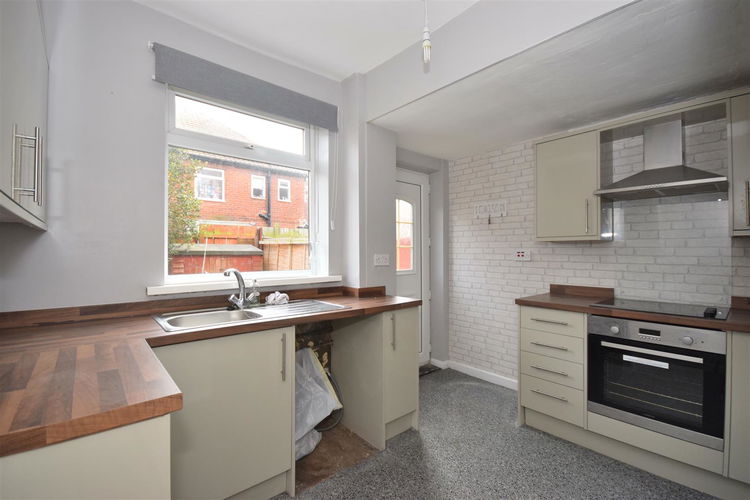 Kitchen - Picture 6 of 13