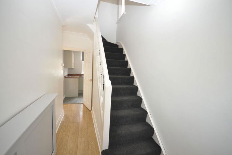 Entrance Hall - Picture 8 of 13