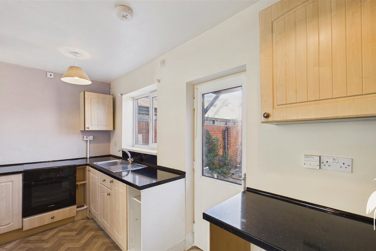 Kitchen - Picture 5 of 16