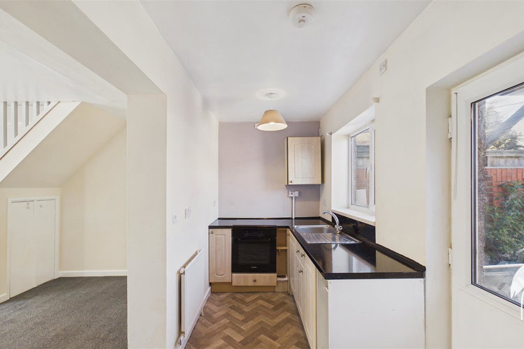 Kitchen - Picture 6 of 16