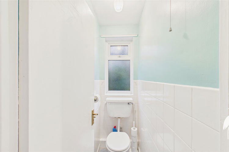 Separate WC - Picture 19 of 23