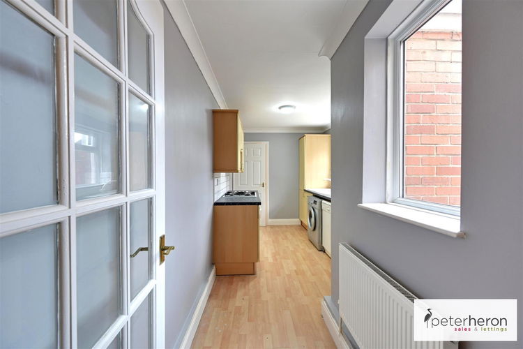 Kitchen - Picture 4 of 12
