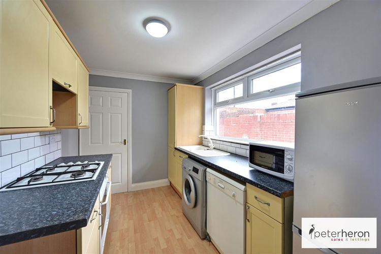 Kitchen - Picture 5 of 12