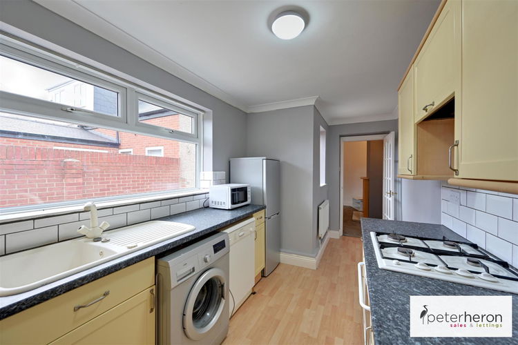 Kitchen - Picture 6 of 12