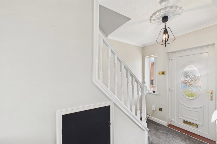 Entrance Hall - Picture 11 of 30